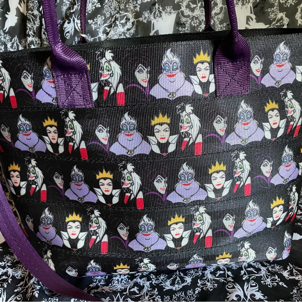 Harveys Disney Villains Mini Streamline Bag - Picture 3 of 8